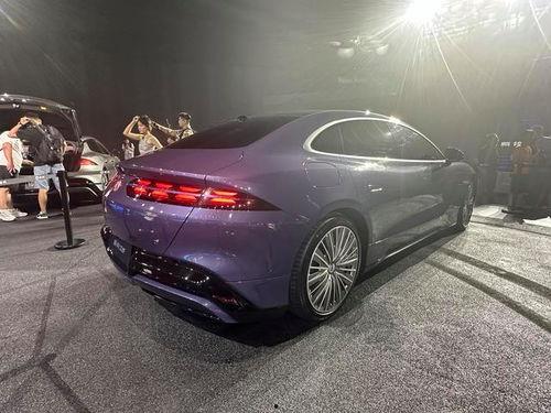 騰勢z9三廂版最新爆料,豪華科技，引領未來出行潮流