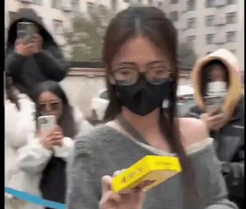 校園吃瓜爆料最新視頻,最新視頻揭秘校園風(fēng)云事件