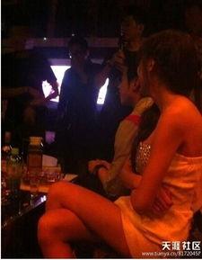 娛樂圈爆料圖片最新,神秘戀情曝光，明星情侶甜蜜互動(dòng)引熱議